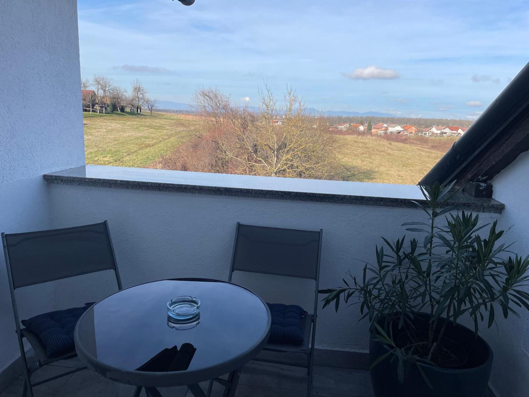Vila Milka - Balkon - Besplatan Parking - Samostalna Prijava Károlyváros Kültér fotó